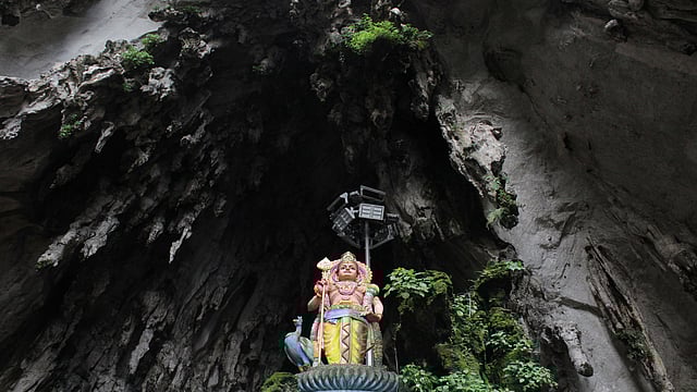 গবেষকদের ধারণা, এই গুহাগুলো আনুমানিক ৪০০ মিলিয়ন বছরের প্রাচীন।