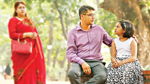 বাবা–মায়ের বিচ্ছেদ সন্তানের মনে গভীর ক্ষত তৈরি করে। ছবি: অধুনা