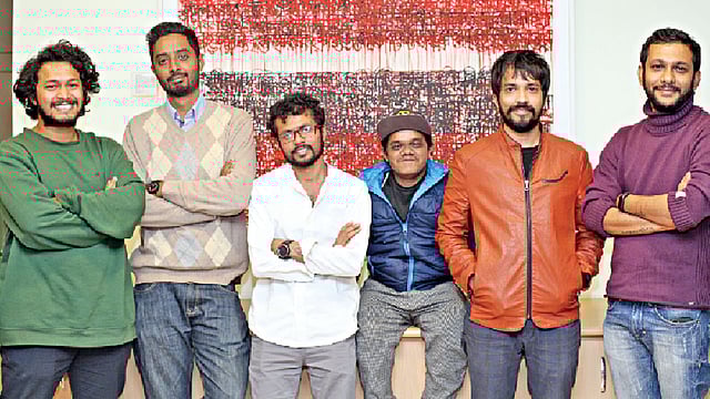 প্রথম আলোর আমন্ত্রণে এসেছিলেন ছয় তরুণ নির্মাতা। বাঁ থেকে: জাহিন ফারুক আমিন, সৈয়দ আহমেদ শাওকী, তানভীর আহসান, হুমায়ূন সাধু, মিজানুর আরিয়ান ও কৃষ্ণেন্দু চট্টোপাধ্যায়। ছবি: খালেদ সরকার