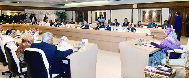 প্রধানমন্ত্রী শেখ হাসিনার সভাপতিত্বে মন্ত্রিসভার বৈঠক অনুষ্ঠিত হয়। ছবি: ফোকাস বাংলা