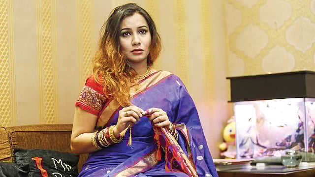 সাধারণ অভ্যাসগুলোই বিয়ের পর নতুন পরিবেশে খুঁত হয়ে ধরা পড়ল? মডেল: লিউনা। ছবি: সুমন ইউসুফ