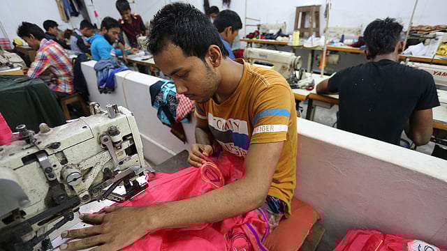 গত অর্থবছরে ১৩ লাখ কর্মসংস্থান হয়েছে। প্রথম আলো ফাইল ছবি