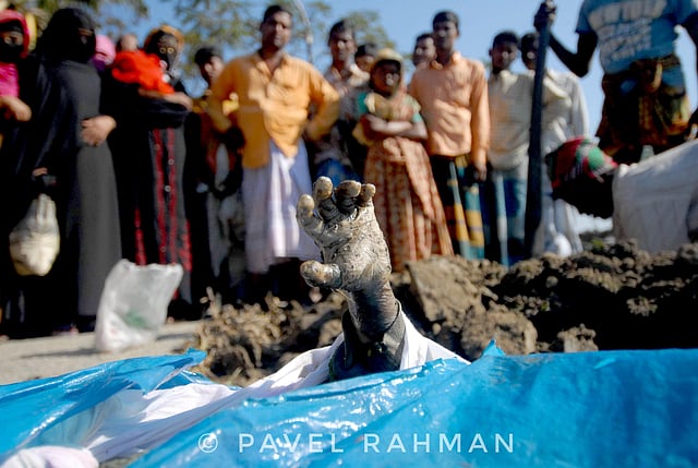 লাজারাস রিফ্লেক্সের কারণে অনেক সময় মৃত ব্যক্তি শোয়া অবস্থা থেকে বসে পড়ে, হাত ওপরে তুলে আবার নিচে ফেলে দেয়।