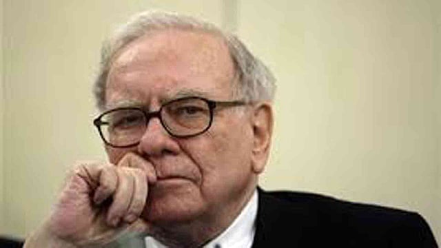 বোকার মতো আচরণ করা থেকে যুক্তরাষ্ট্র ও চীনকে দূরে থাকতে হবে বলে মন্তব্য করেছেন যুক্তরাষ্ট্রের ধনকুবের ওয়ারেন বাফেট। ছবি: রয়টার্স