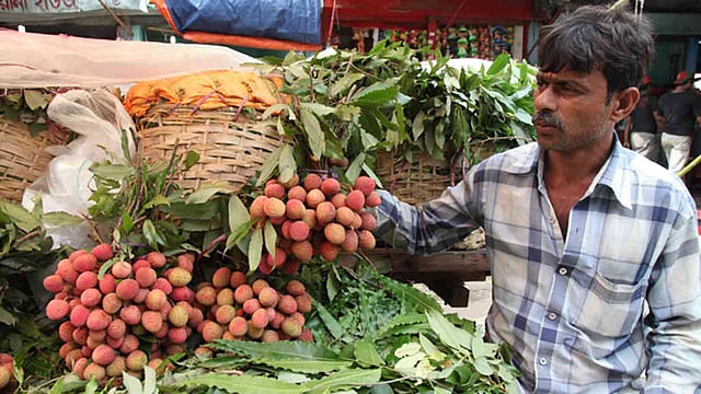 পুষ্টিগুণে ভরপুর লিচু।