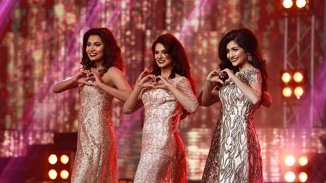 গ্র্যান্ডফিনালের র্যাম্পে তাঁরা।