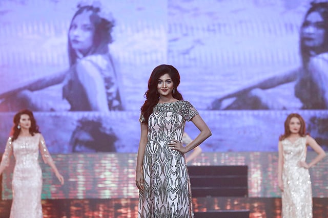 গ্র্যান্ডফিনালে দেশসেরা পাঁচ প্রতিযোগীর একজন সামিয়া অথৈ।