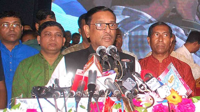 রাজধানীর ইঞ্জিনিয়ার্স ইনস্টিটিউশন মিলনায়তনে বাংলাদেশ পূজা উদযাপন পরিষদের দ্বিবার্ষিক সম্মেলনে প্রধান অতিথি হিসেবে বক্তব্য দেন ওবায়দুল কাদের। ঢাকা, ১৮ মে। ছবি: ফোকাস বাংলা