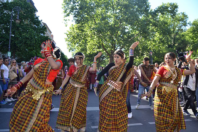 বার্লিনের রাস্তায় বিশ্ব সংস্কৃতির মহামিছিলে বাংলাদেশ।