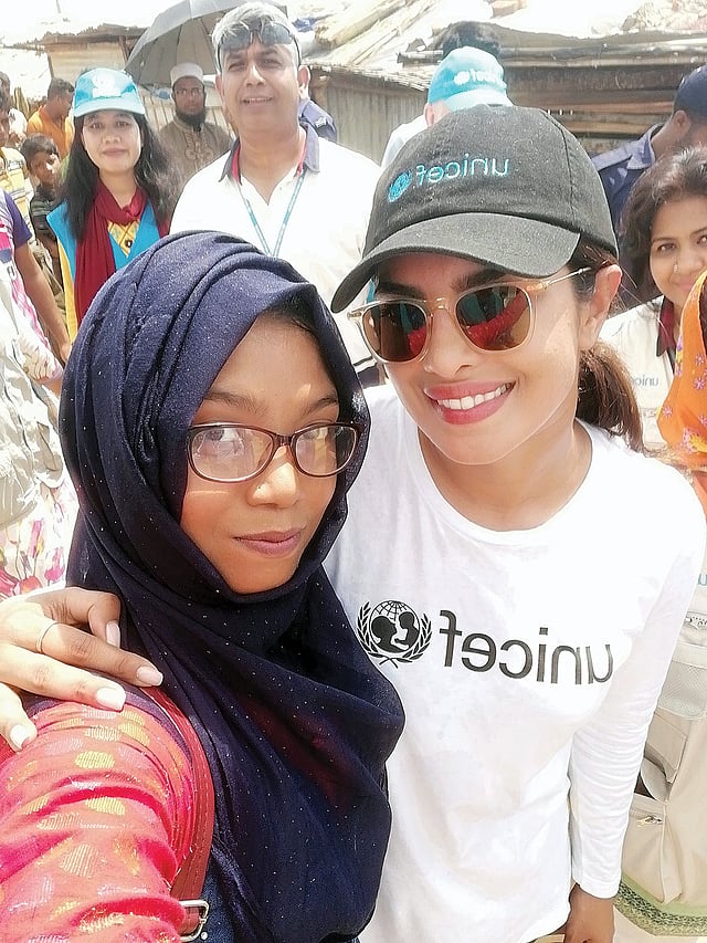 প্রিয়াঙ্কা চোপড়ার সঙ্গে মাহবুবার সেলফি