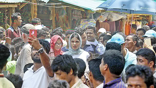 রোহিঙ্গা শরণার্থী শিবিরে টানা চার দিন প্রিয়াঙ্কা চোপড়ার সঙ্গে দোভাষীর কাজ করেছেন মাহবুবা আক্তার। ছবি: খালেদ সরকার