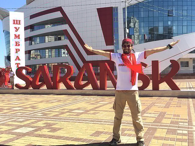 সারানস্কে বৃহস্পতিবার গ্রুপ পর্যায়ের শেষ ম্যাচে পানামা খেলবে তিউনিসিয়ার বিপক্ষে। শহরের প্রধান স্কয়ারে প্রথম আলোর ক্যামেরার সামনে এভাবে ধরা দিলেন তিউনিসিয়ার এই সমর্থক। ২৮ জুন, সারানস্ক, রাশিয়া। ছবি: জামিল খান