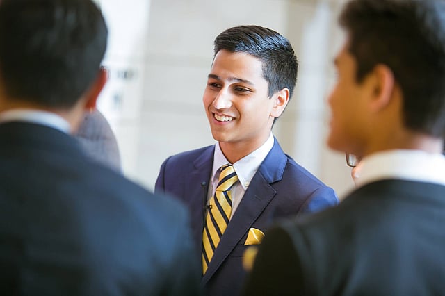 ফারাজের এই হাসি এখন মানুষের হৃদয়ে