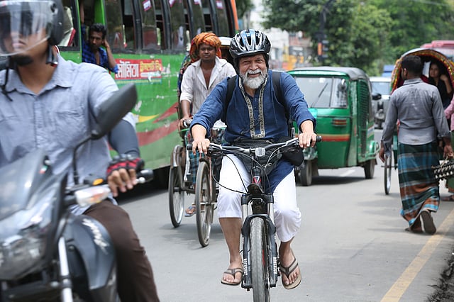 বাহন হিসেবে দ্বিচক্রযানই প্রিয় তাঁর