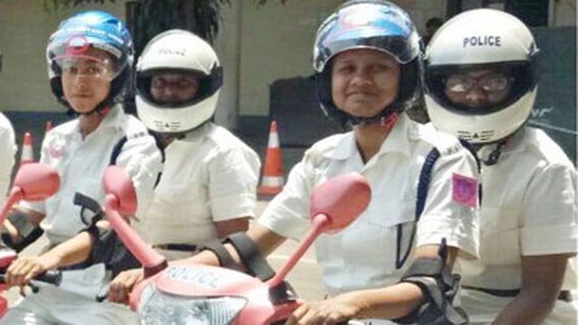 কলকাতার পুলিশ কমিশনারের নির্দেশে নারীর নিরাপত্তায় এই বিশেষ বাহিনী গড়ে তোলার উদ্যোগ নেওয়া হয়। ছবি: সংগৃহীত