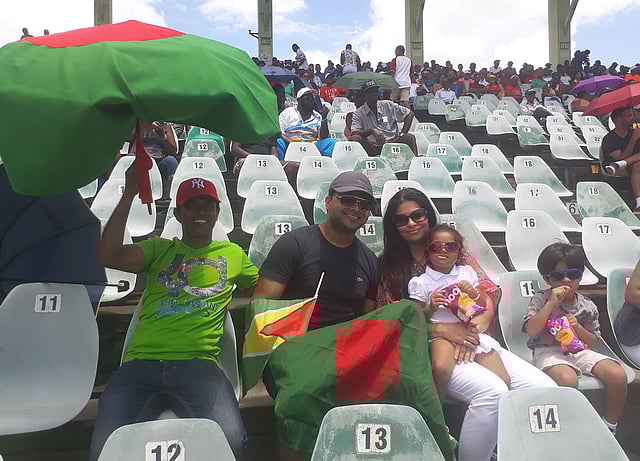 গায়ানা ন্যাশনাল স্টেডিয়ামের গ্যালারিতে বাংলাদেশের কজন দর্শক। ছবি: রানা আব্বাস