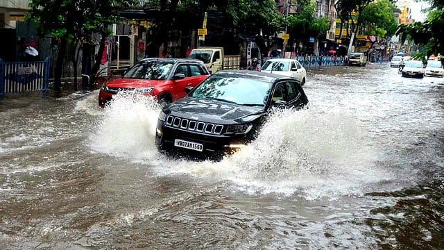 পশ্চিমবঙ্গের কলকাতার আমহার্স্ট স্ট্রিট এলাকা ডুবে গেছে বন্যায়। ছবি: ভাস্কর মুখার্জি