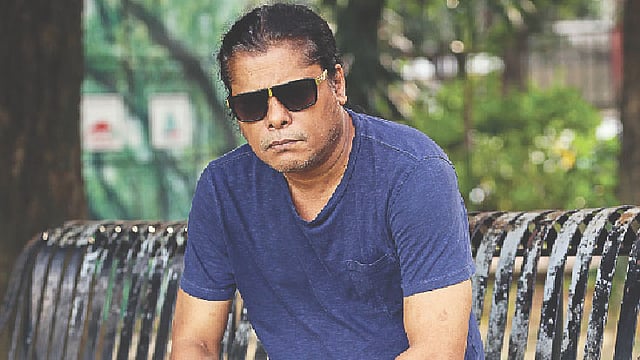 শৈশব–কৈশোরের জেমসের সঙ্গে বর্তমানের জেমসের মিল খুঁজে পাওয়া ভার। ছবি: কবির হোসেন