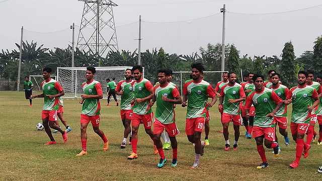 কালকের বড় ম্যাচের জন্য প্রস্তুত হচ্ছে বাংলাদেশ দল। ছবি: প্রথম আলো