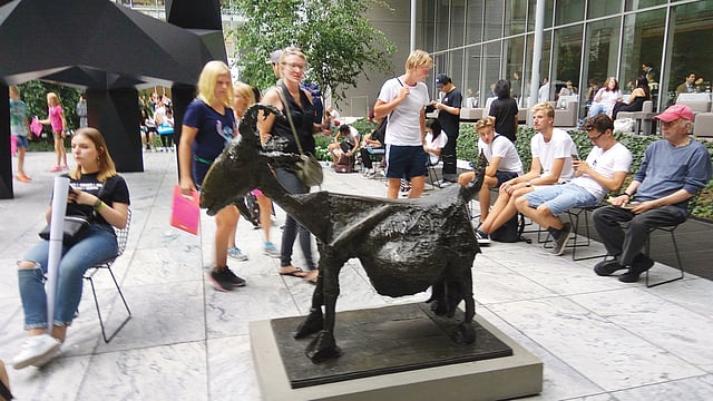 পিকাসোর গর্ভিনী ছাগল