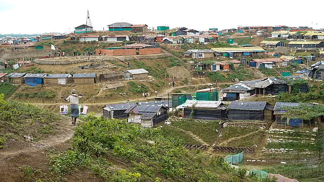 অস্থায়ী শিবিরে রোহিঙ্গাদের বসবাস। ছবি: সংগৃহীত