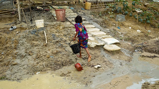 অস্থায়ী শিবিরে মানবেতর জীবন যাপন করছে রোহিঙ্গারা। ছবি: সংগৃহীত