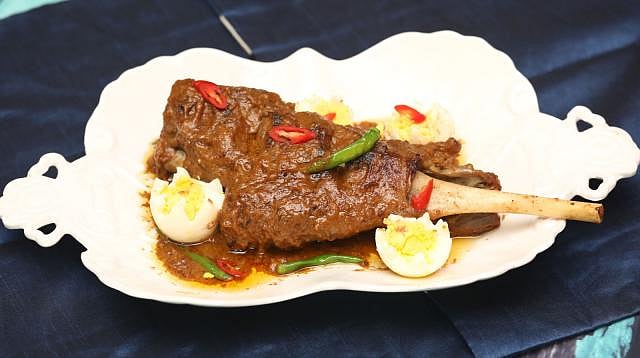 এক মার্কিন গবেষণা বলছে, কার্বোহাইড্রেটের পরিবর্তে বেশি পরিমাণে মাংস খেলে মৃত্যুঝুঁকি বাড়ে। প্রথম আলো ফাইল ছবি