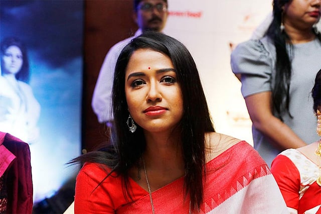 ‘ভূমিকন্যা’ সিরিয়ালে নাম ভূমিকায় অভিনয় করেছেন সোহিনী সরকার