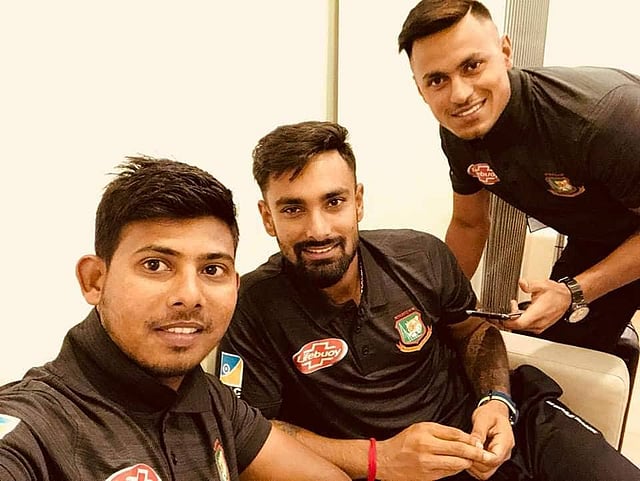 দেশ ছাড়ার আগে মোসাদ্দেক হোসেন, লিটন দাস ও আবু হায়দার রনি। সংগৃহীত ছবি