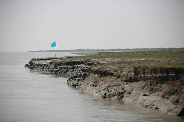 প্লাবন ও ঘূর্ণিঝড়প্রবণ ভাসান চরে রোহিঙ্গাদের পুনর্বাসন করার বিষয়ে রোহিঙ্গা শরণার্থী এবং আন্তর্জাতিক সম্প্রদায়ের সঙ্গে আলোচনা করা উচিত। ছবি: রয়টার্স