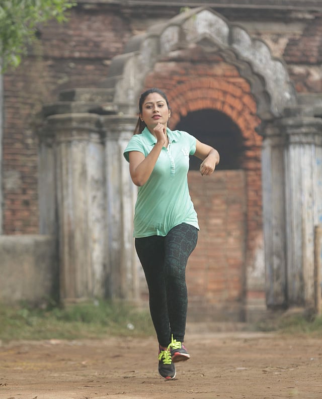 প্রতিদিন হালকা দৌড়ালে সারা দিন ভালো লাগবে। ছবি: অধুনা