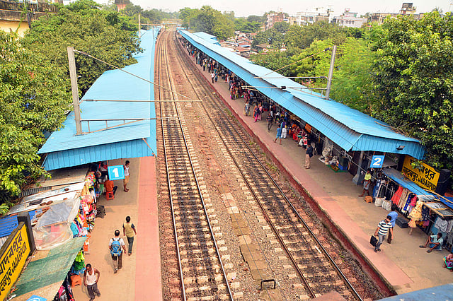 বনধকে ঘিরে রাজ্যে ট্রেন চলাচল ব্যাহত হয়েছে। ছবি: ভাস্কর মুখার্জি