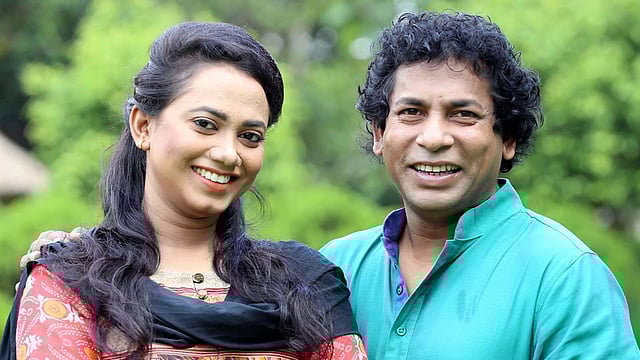 স্ত্রী রোবেনা রেজা জুঁইয়ের সঙ্গে মোশাররফ করিম