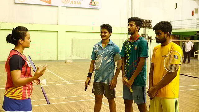 এলিনা যখন প্রশিক্ষক