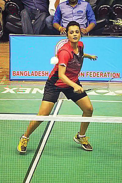 কোর্টে চিরচেনা এলিনা