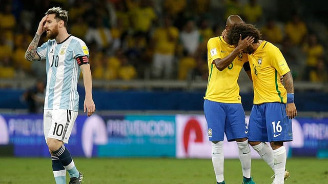 ব্রাজিলের বিপক্ষে হ্যাটট্রিক আছে মেসির। যদিও ব্রাজিলের বিপক্ষে আর্জেন্টিনার সর্বোচ্চ গোলদাতার নাম অনেককেই চমকে দেবে। ফাইল ছবি