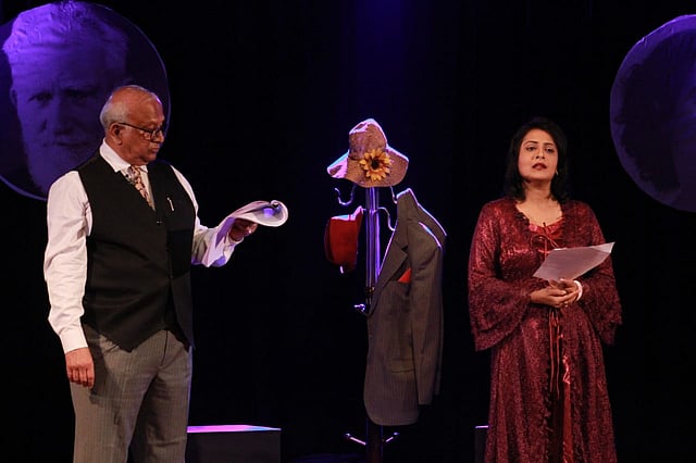 ডিয়ার লায়ার নাটকের একটি দৃশ্যে আতাউর রহমান ও অপি করিম