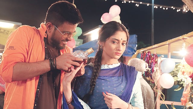 দহন ছবির ‘হাজির বিরিয়ানি’ গানের দৃশ্যে সিয়াম ও পূজা