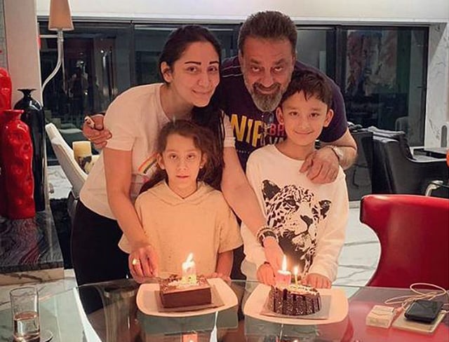 শরণ আর ইকরার জন্মদিনে। সঙ্গে আছেন সঞ্জয় দত্ত ও মান্যতা