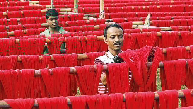 এদেশের মানুেষর শ্রমে আর স্বেদে বাংলাদেশ আজ বিশ্বসভায় উন্নয়নের আদর্শ হিসেবে স্বীকৃত