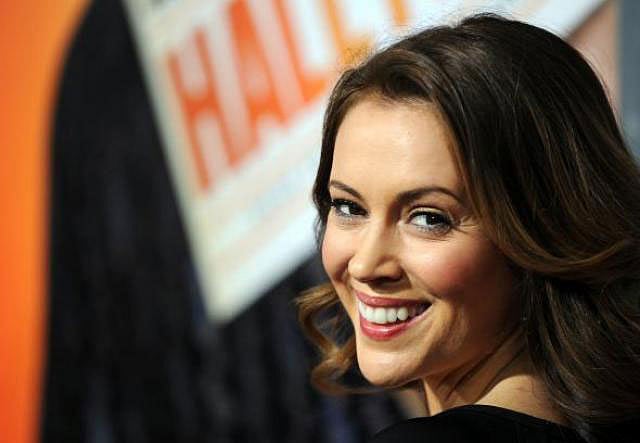 গত বছরের অক্টোবরে নতুন করে #Me Too গড়ে তোলেন মার্কিন অভিনেত্রী অ্যালিসা মিলানো। ছবি: এএফপি