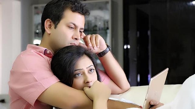 নিজেদের একান্ত মুহূর্তে অভিনব কোহলি ও শ্বেতা তিওয়ারি