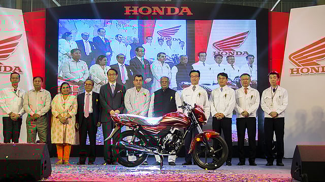 মুন্সিগঞ্জের আবদুল মোনেম ইকোনমিক জোনে কারখানার আনুষ্ঠানিক উদ্বোধন করা হয়।