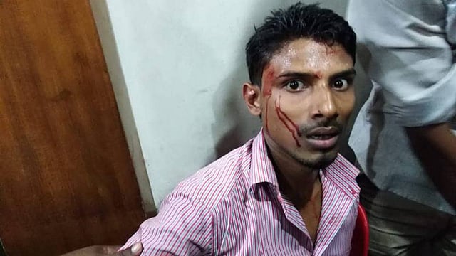 সংঘর্ষের ঘটনায় আহত একজন। ছবি: আরিফুজ্জামান