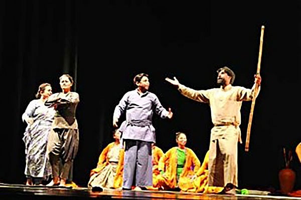 সেলিম আল দীনের নাটক ধাবমান