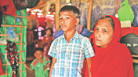 আশ্রয়শিবিরে রোহিঙ্গা পরিবার। ফাইল ছবি