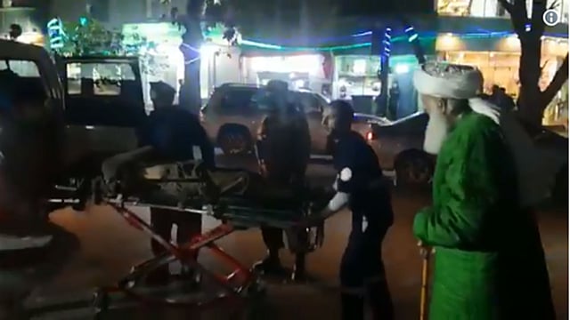 কাবুলে আত্মঘাতী বোমা বিস্ফোরণ। ছবি: টুইটার থেকে নেওয়া