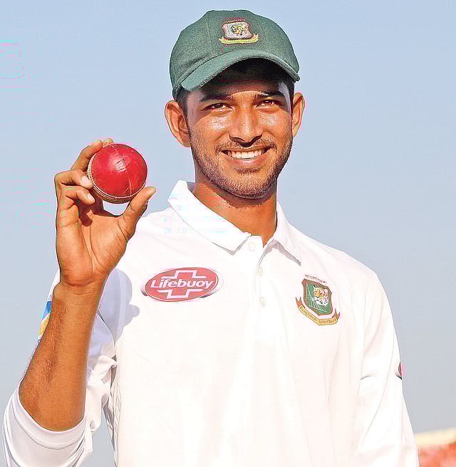 অভিষেকেই ৫ উইকেট নিয়ে বিশ্ব রেকর্ড গড়েছেন নাঈম। ছবি: প্রথম আলো