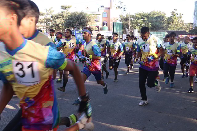 ডুয়াথলন (দৌড় ও সাইকেল রাইড) প্রতিযোগিতায় অংশগ্রহণকারীরা