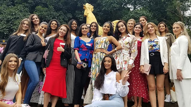 সবার সঙ্গে ঐশী